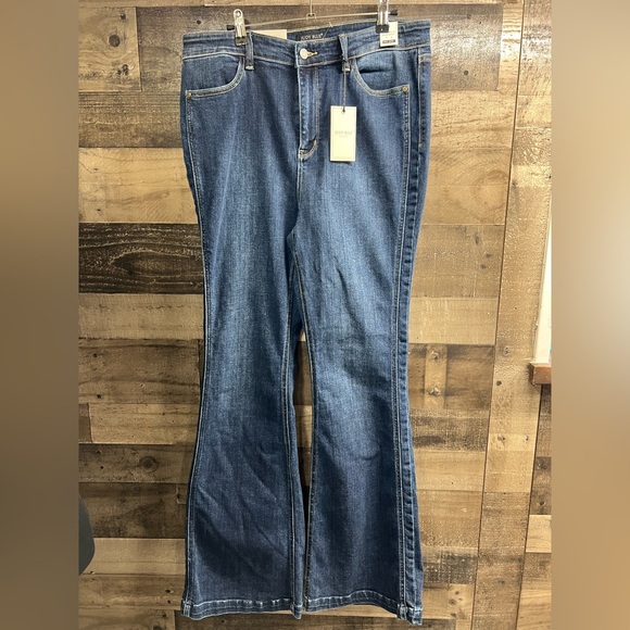 Judy Blue Denim - ❌SOLD❌NWT JUDY BLUE Women's Blue Flared Jeans Size 15/32